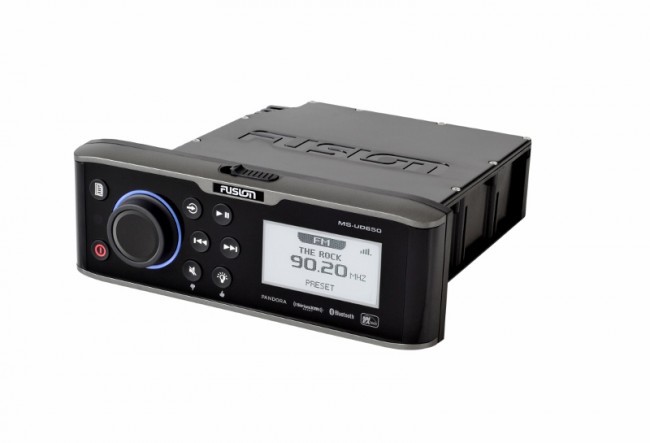 FUSION marine MS-UD650 Entertainmentsystem mit UNI-Dock