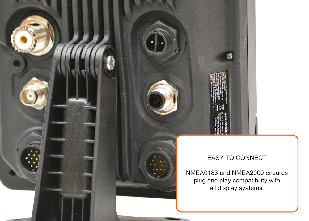 em-trak A200 AIS Transceiver Klasse A